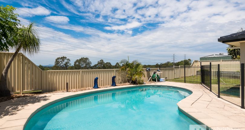 Fully Fenced Private Home – backs onto Reserve Land