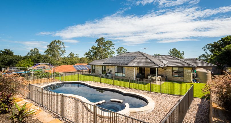 Renovated Low-set with POOL