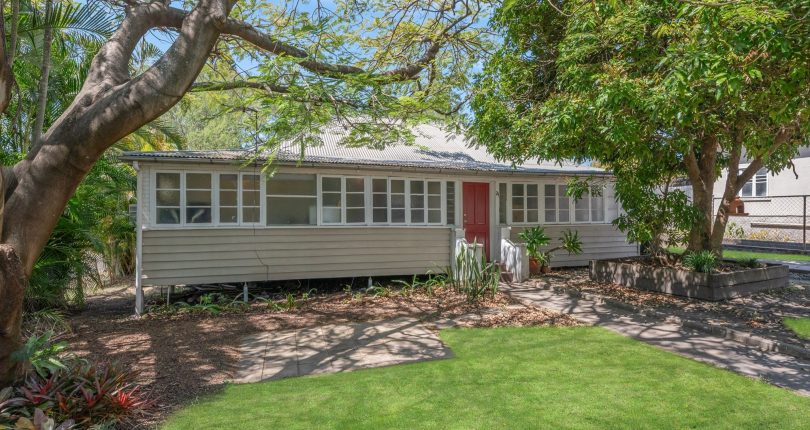 Spacious Family Home on a Large Block – Convenient Darra Location